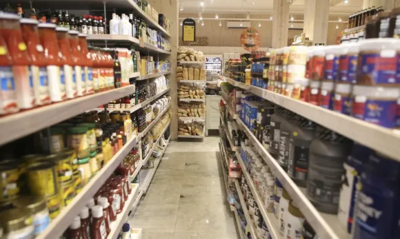 Supermercados defendem contrato de trabalho por hora