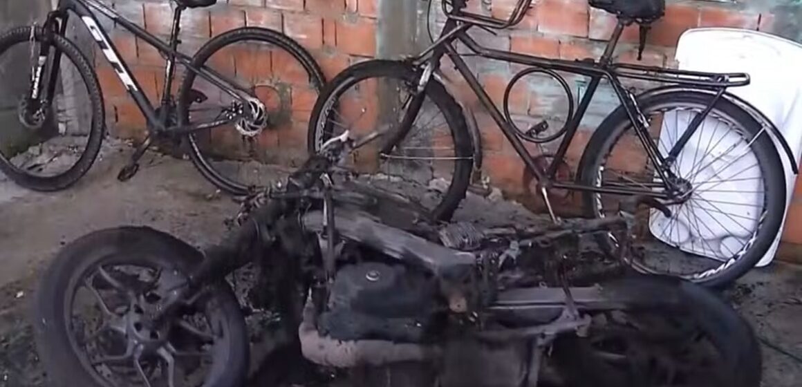 Homem ataca moradores em Belém com barra de ferro e incendeia motocicleta