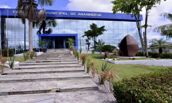 Vereadora denuncia que a Prefeitura de Ananindeua criou agência com 80 cargos comissionados gerando custo de R$ 5 milhões