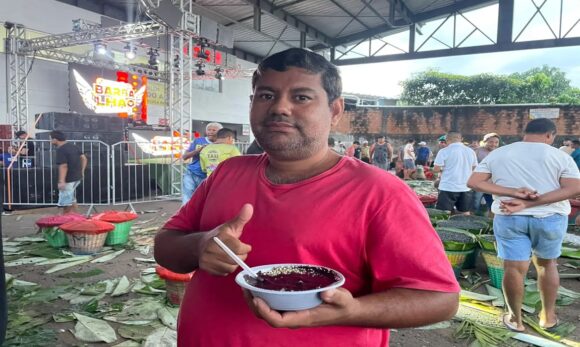 Festival Açaí Pará em Belém inicia com distribuição gratuita de açaí com peixe frito