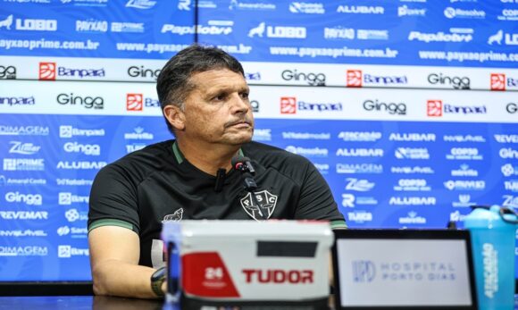 Técnico Claudinei Oliveira é apresentado no Paysandu