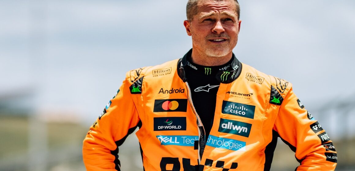 Brad Pitt pilota carro de F1 da McLaren para promover novo filme
