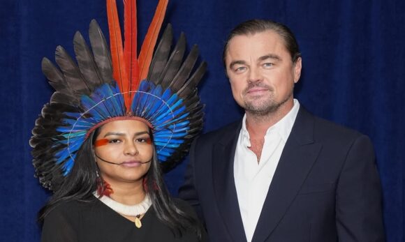 Juma Xipaia, líder indígena paraense, se encontra com DiCaprio e apresenta documentário sobre Amazônia em festival de Nova York