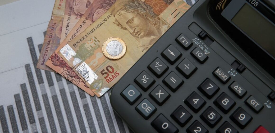 Moody’s mantém Brasil abaixo do grau de investimento e retira perspectiva positiva