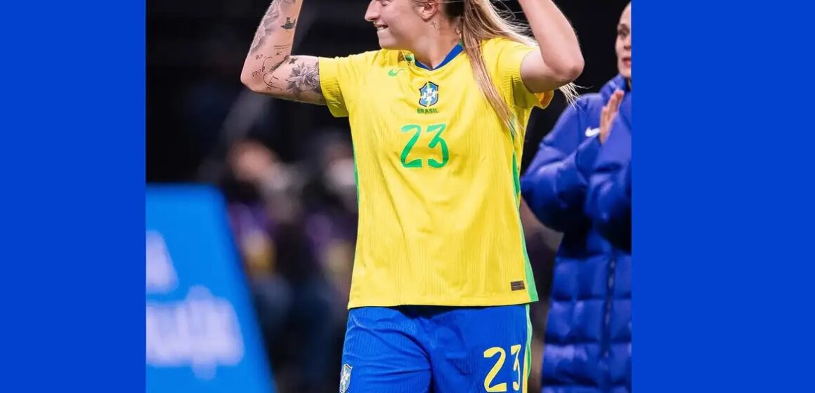 Isa Haas consolida liderança no futebol feminino como capitã e referência defensiva