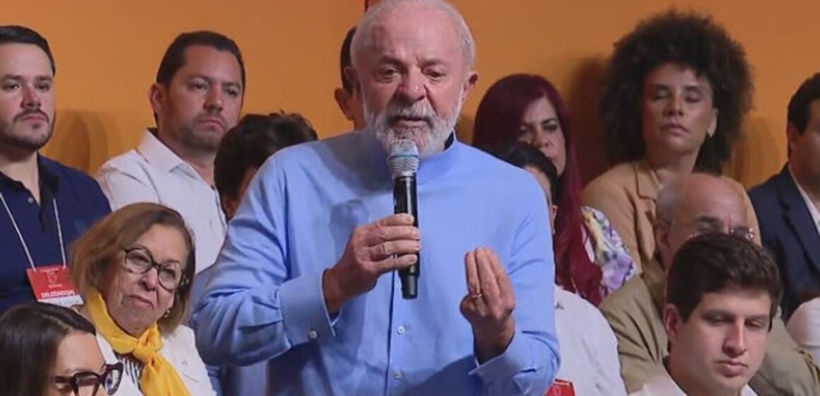 Lula prega diálogo com Congresso e elogia Hugo Motta em meio a pressão sobre o IOF