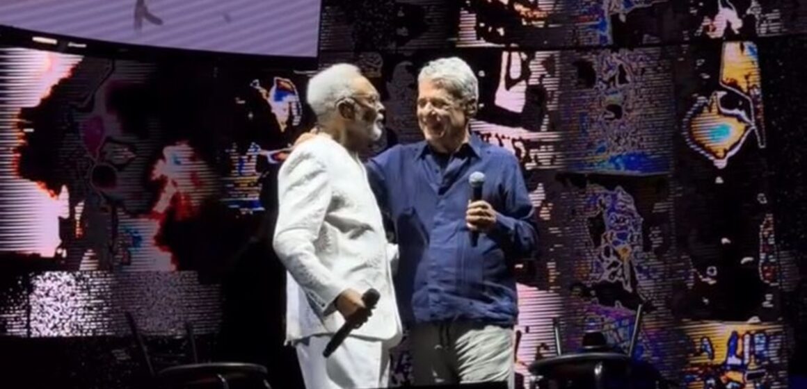 Gilberto Gil e Chico Buarque cantam ‘Cálice’, música censurada pela ditadura