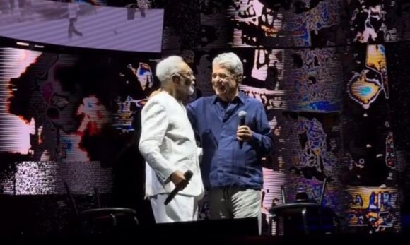 Gilberto Gil e Chico Buarque cantam ‘Cálice’, música censurada pela ditadura