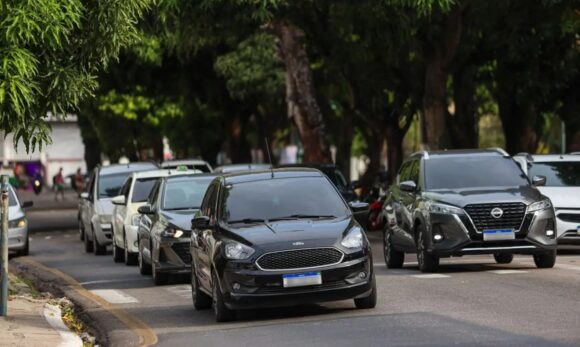 Detran alerta para vencimento do licenciamento de veículos com placas específicas em junho
