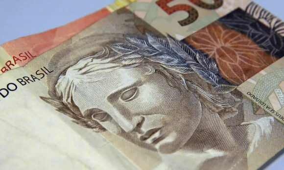 Aumento do IOF reacende debate sobre controle de capitais no Brasil