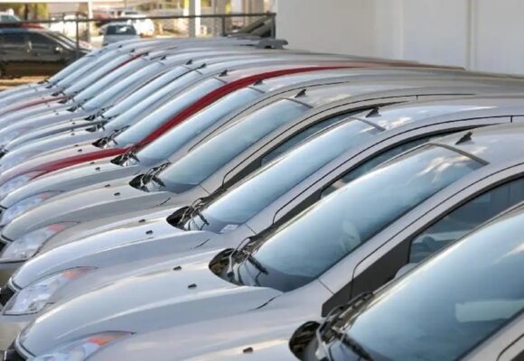 Vendas de veículos crescem 6,1% no ano, impulsionadas por exportações e mercado interno