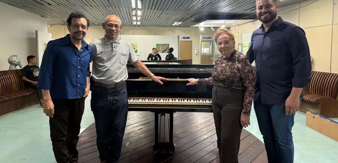 Tesouro musical: Piano histórico de 1960 será restaurado para o Teatro Margarida Schivasappa