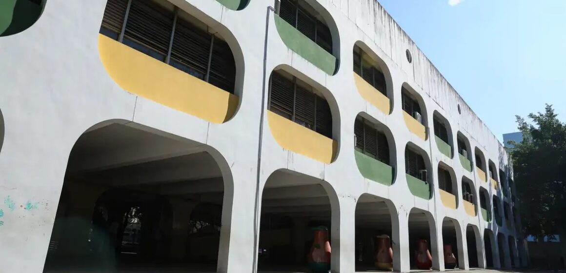 Rio tomba 14 Cieps por relevância histórica e arquitetônica