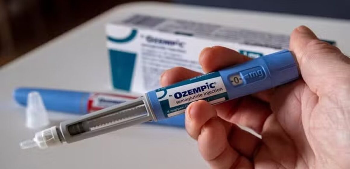 Boca seca, mau hálito e cáries: os efeitos bucais pouco conhecidos do Ozempic e Wegovy