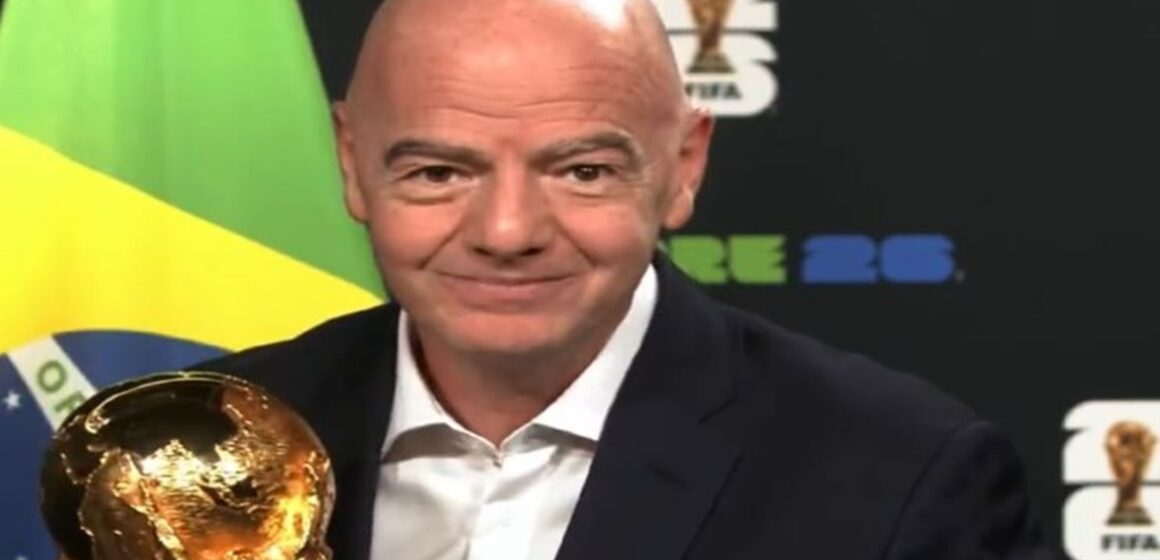 Presidente da FIFA parabeniza Brasil por ser a única seleção presente em todas as Copas