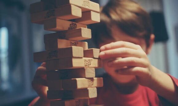 Orgulho Autista: movimento celebra neurodiversidade e luta por direitos