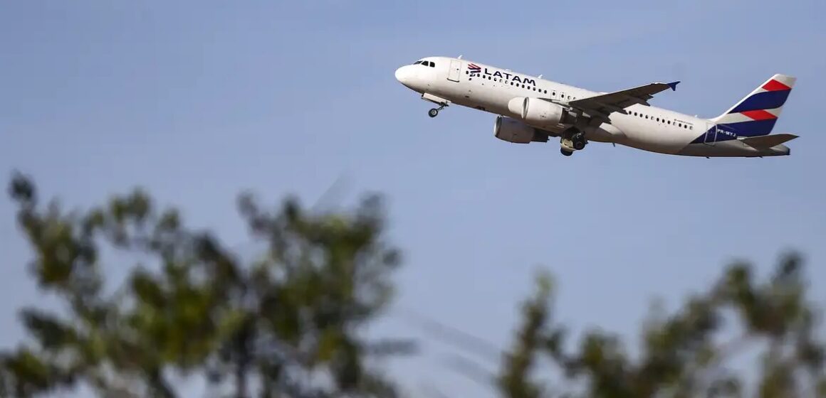 LATAM amplia malha aérea para Belém com 50% mais voos durante o Círio de Nazaré