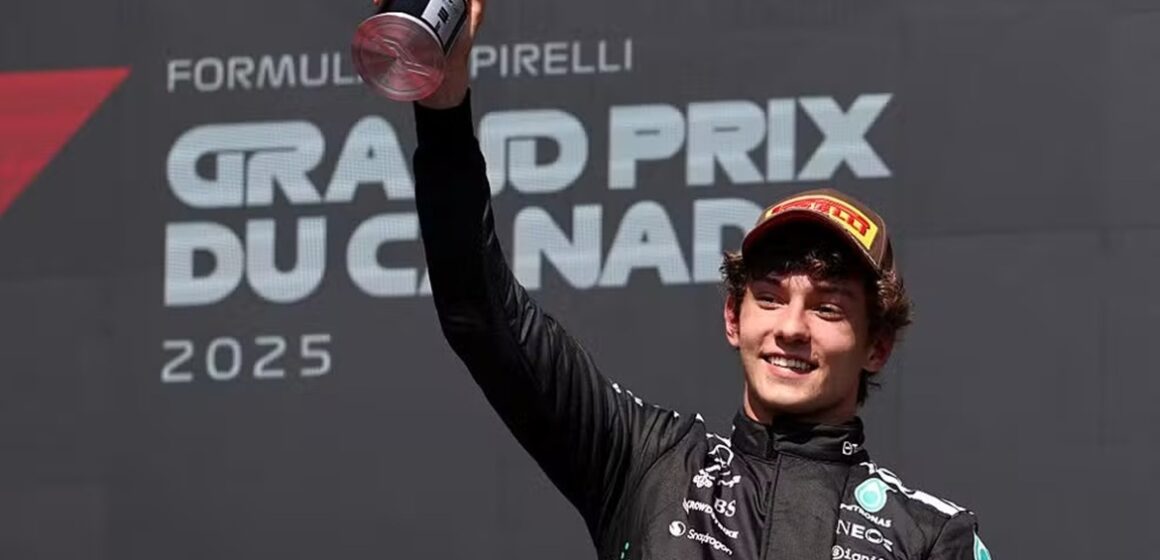 Andrea Kimi Antonelli entra para a história como o italiano mais jovem a subir ao pódio na F1