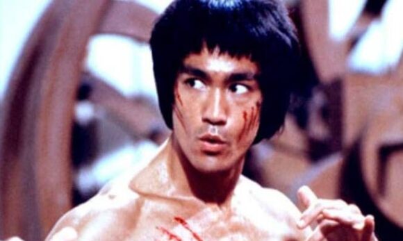 Clássicos do Kung-Fu de Bruce Lee e Jackie Chan serão restaurados com IA