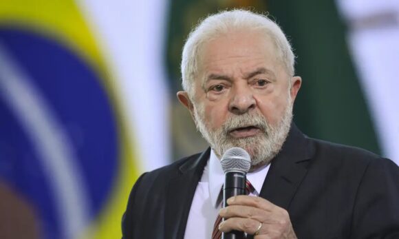 Lula defende exploração de petróleo na Margem Equatorial e afirma: “Mundo não está pronto para abandonar o óleo”