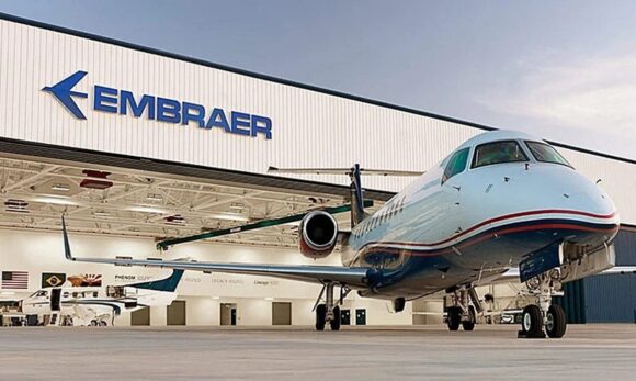 Embraer anuncia entrada em operação de cargueiro regional E190F no 3º trimestre