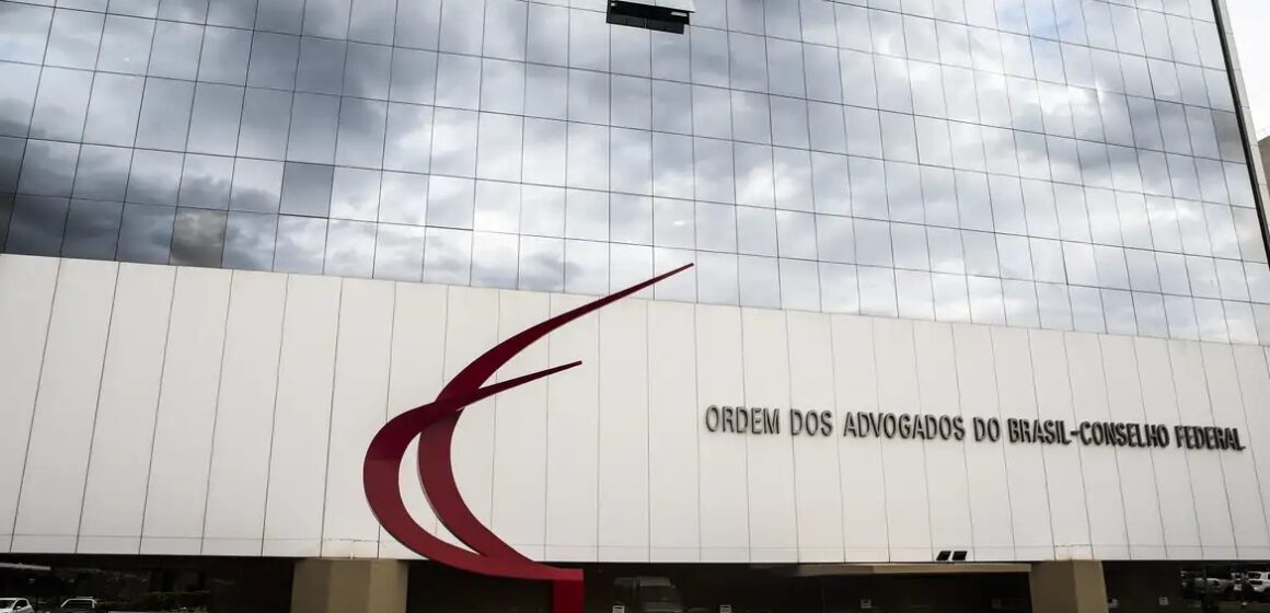 OAB veta inscrição de candidatos condenados por racismo