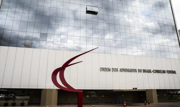 OAB veta inscrição de candidatos condenados por racismo