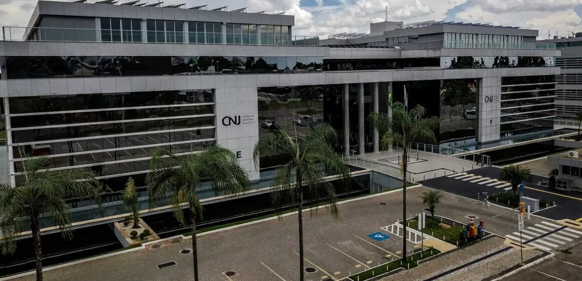 CNJ suspende promoção de juiz no DF por descumprir cota de gênero