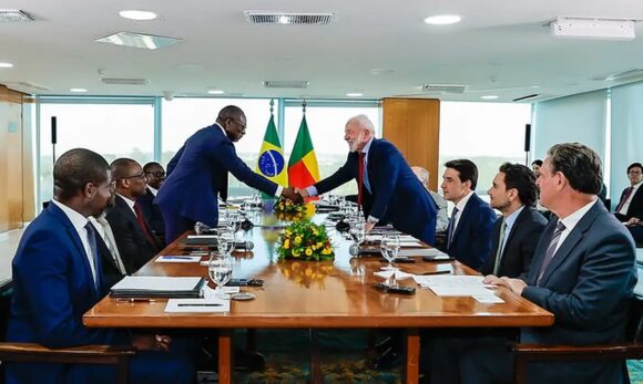 Brasil e Benin fortalecem cooperação em agricultura e aviação