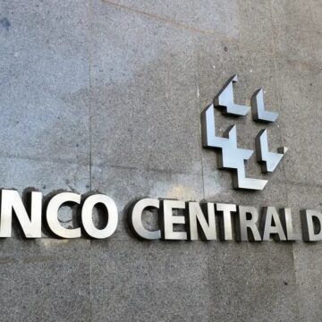 Mercado financeiro reduz projeção da inflação para 5,2% em 2025