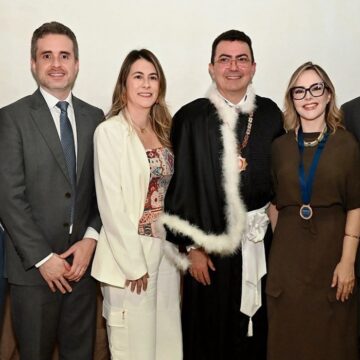 Presidente da ANOREG/PA recebe medalha pelos 134 anos do Ministério Público do Pará
