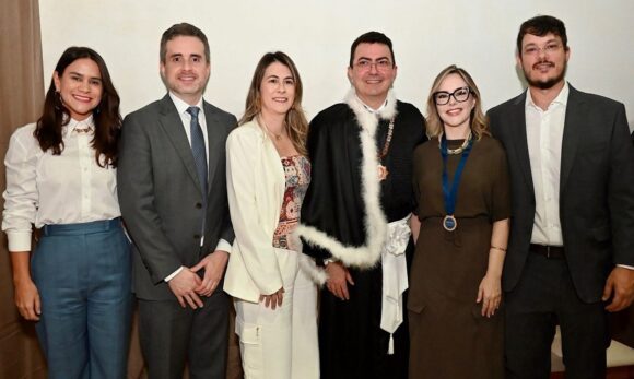 Presidente da ANOREG/PA recebe medalha pelos 134 anos do Ministério Público do Pará