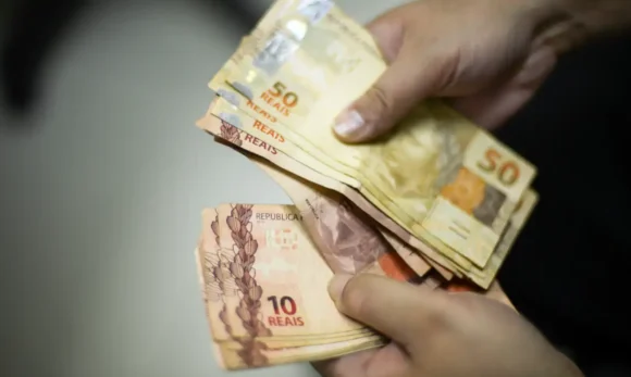 Governo Federal anuncia valor do salário-mínimo para 2026