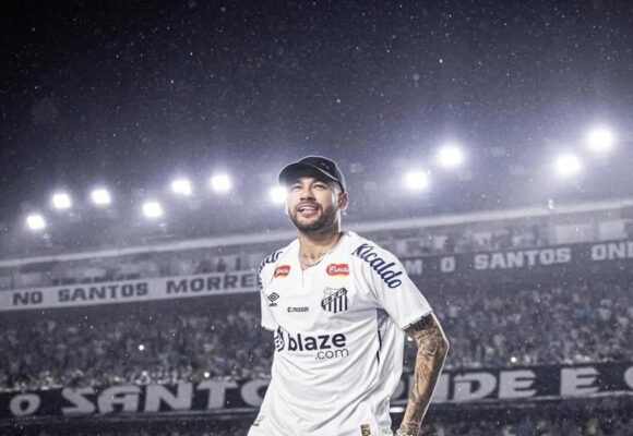 Jornalista afirma que Santos e Remo negociam amistoso no Mangueirão com possível presença de Neymar
