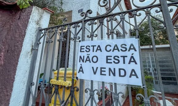 Moradores da Vila Mariana resistem a pressão imobiliária com protesto criativo