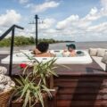 Cruzeiro de luxo na Amazônia oferece diárias de R$ 8 mil com chef Michelin e jacuzzi