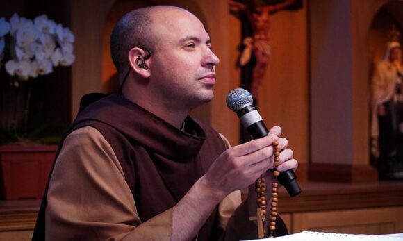 Frei Gilson conduzirá Rosário com Imagem Peregrina de Nossa Senhora de Nazaré nesta sexta