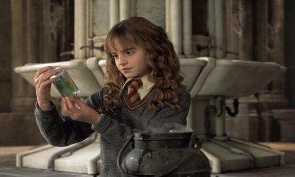 Atriz de Hermione, Emma Watson, perde carteira de motorista por excesso de velocidade na Inglaterra