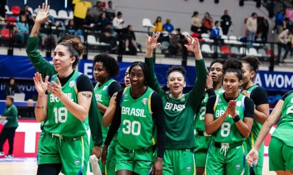 Brasil vence República Dominicana e avança invicto às quartas da AmeriCupW