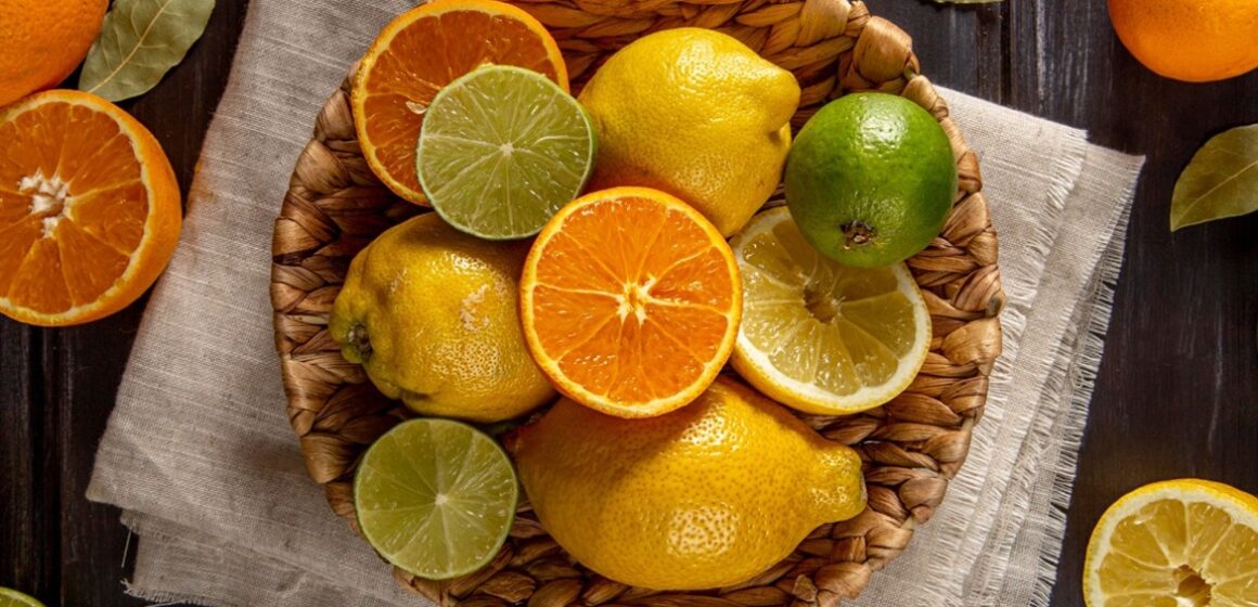 Cuidado com frutas cítricas no verão: contato com sol pode causar manchas na pele