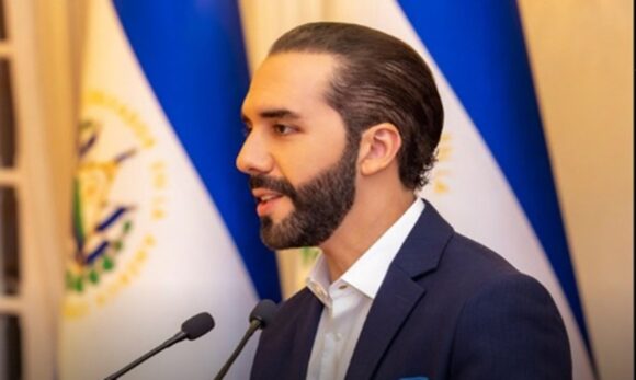El Salvador anuncia ensino superior gratuito para todos os formados no ensino médio