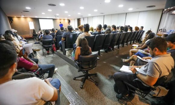CNU 2025: Edital retificado simplifica pedido de isenção e altera regras de pagamento