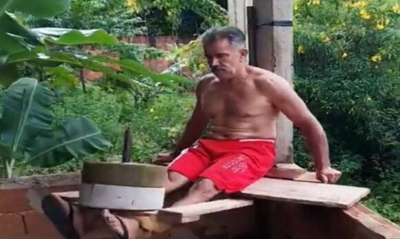Aos 58 anos, “Véi Maromba” viraliza com academia de concreto feita em casa