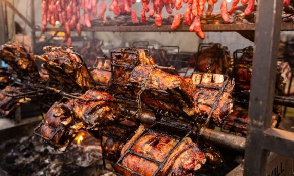 Torresmofest chega a Belém com gastronomia e shows gratuitos