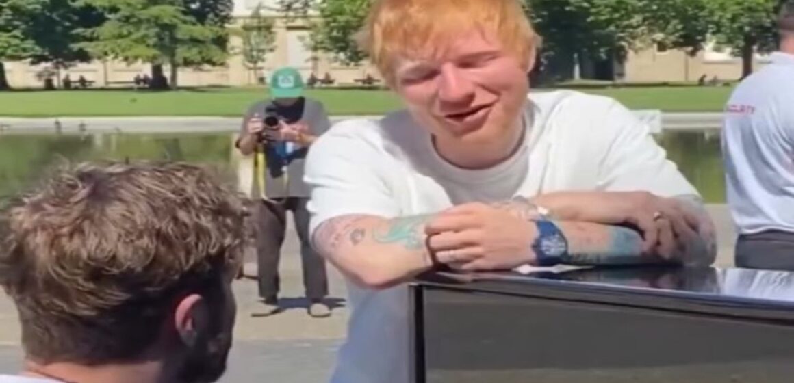 Ed Sheeran faz apresentação surpresa com pianista em parque alemão
