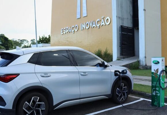 Startup paraense cria estação de carregamento sustentável para veículos elétricos