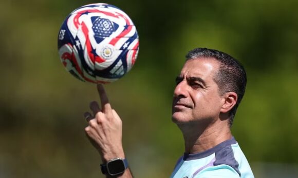 Renato Paiva assume comando do Fortaleza em meio à crise no Brasileirão