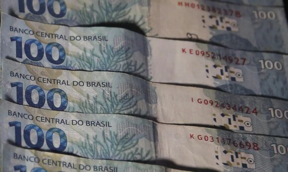 STF restabelece alíquotas do IOF: veja como ficam câmbio, crédito e previdência
