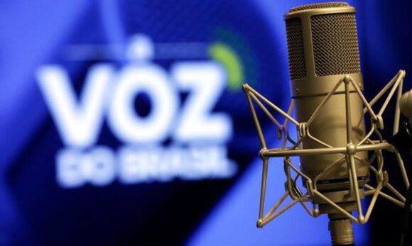 “A Voz do Brasil” celebra 90 anos como o programa de rádio mais antigo do país