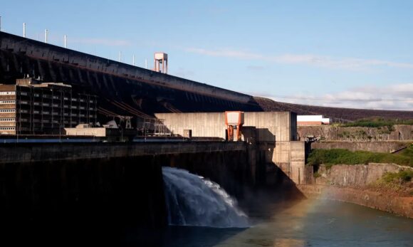 Itaipu avança em energias renováveis e planeja dobrar capacidade energética